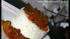 Timbale de riz et sa sauce bolognaise aux légumes