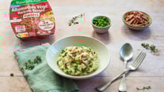 Risotto printanier aux petits pois et aux allumettes végé fumées