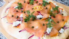 Pizza au saumon et Tartare