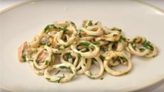 Encornets sautés à l'ail et au persil