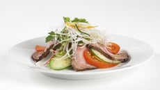 Salade exotique au bœuf et vermicelles de riz