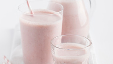 Un smoothie aux chamallows et à la rose