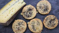 Sablés au Morbier et aux graines de pavot