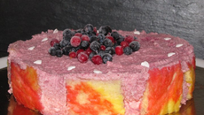 Entremets aux fruits rouges