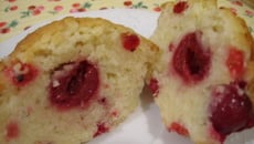 Petits gateaux moelleux aux fruits rouges