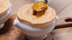 Crème de châtaigne-potimarron et foie gras en croûte