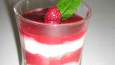 Tiramisu aux fruits rouges frais et mascarpone