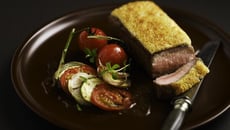 Filet d'agneau en croûte au parmesan et basilic