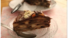 Gateau de crêpes, poires, chocolat, nutella