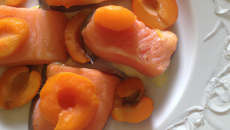 Saumon aux abricots frais