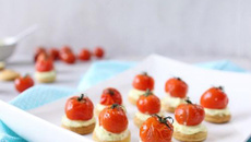 Petits sablés à la ricotta, Moutarde et tomates cerises rôties