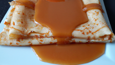 Pâte à crêpes et caramel au beurre salé