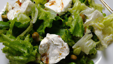 Salade aux crottins de chèvre