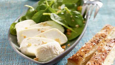 Salade de crottin de chèvre et épinards frais