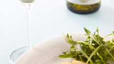 Noix de Saint-Jacques poêlées, vinaigrette crémeuse à la mangue et romarin