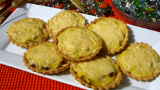 Mini quiche au fromage, poulet et champignons