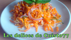 Salade acidulée de surimi et cacahuètes