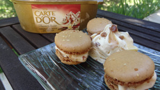 Macarons à la crème glacée Carte d'Or® façon glacier vanille et noix de pécan