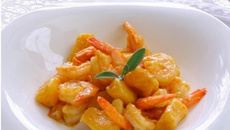 Gnocchi de courge Butternut aux gambas et beurre de sauge