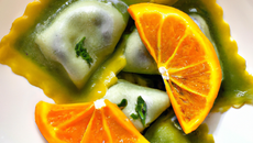 Raviolis verts, blancs et oranges