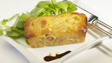 Cake au saumon, poireaux et fromage à raclette RichesMonts