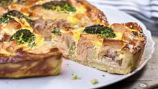 Quiche au saumon, brocolis et fromage râpé Sublime Filante Giovanni Ferrari