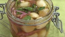 Ail mariné au vinaigre