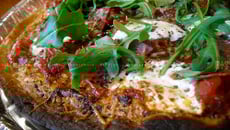 Tortilla pizza au salami