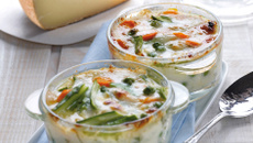 Mini cocottes au fromage de chèvre et légumes