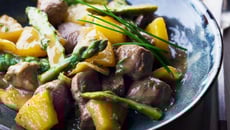 Canard sauté aux Asperges vertes et Ananas