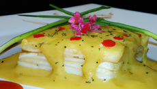 Cake poireaux surimi et son cœur de sauce hollandaise