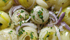 Oignons compotés aux herbes de Provence