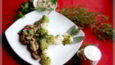 Aiguillettes de biche et mousse de choux-fleurs et brocoli