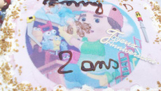 Gâteaux d'anniversaire à la framboise manny et ses outils