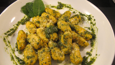 Gnocchis au potimarron et pesto menthe et coriandre