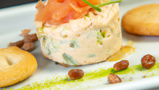 Brandade de roquefort aux fruits secs et au saumon fumé