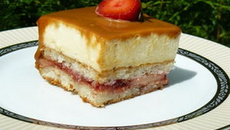 Entremet pêches fraises caramel