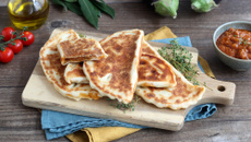 Gozlem ou crêpes turques farcies au riste d'aubergine