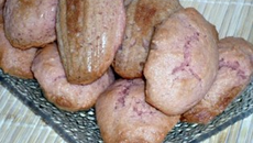 Madeleinettes coquettes à la poudre de biscuit rose