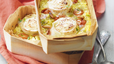 Petits clafoutis aux tomates cerise, pesto et bûche de chèvre Chavroux®