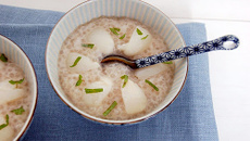 Tapioca au lait de coco, litchis et menthe