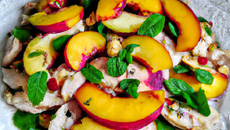 Salade de poulet persillé aux nectarines