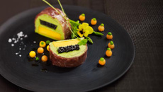 Marbré de caviar, pois frais et mangue