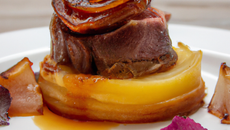 Tatin de poire et magret fumé à la Fourme d'Ambert