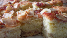 Moelleux aux amandes et au coulis de framboise