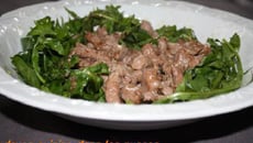 Salade de pissenlit et dés d'Agneau Presto