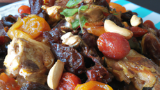 Poulet aux dattes,cacahuètes et tomates séchées