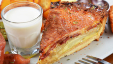 Quiche au lard fumé, oignons et fromage