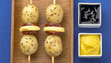 Brochette d'Apéribilles au fromage de chèvre, chorizo et carvi