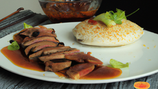 Canard laqué pékinois et crêpes de riz